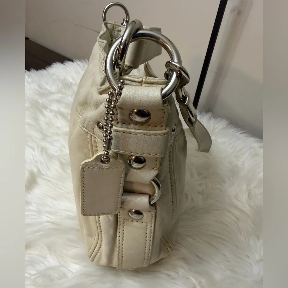 Coach # F14707Cream Leather Shoulder Bag